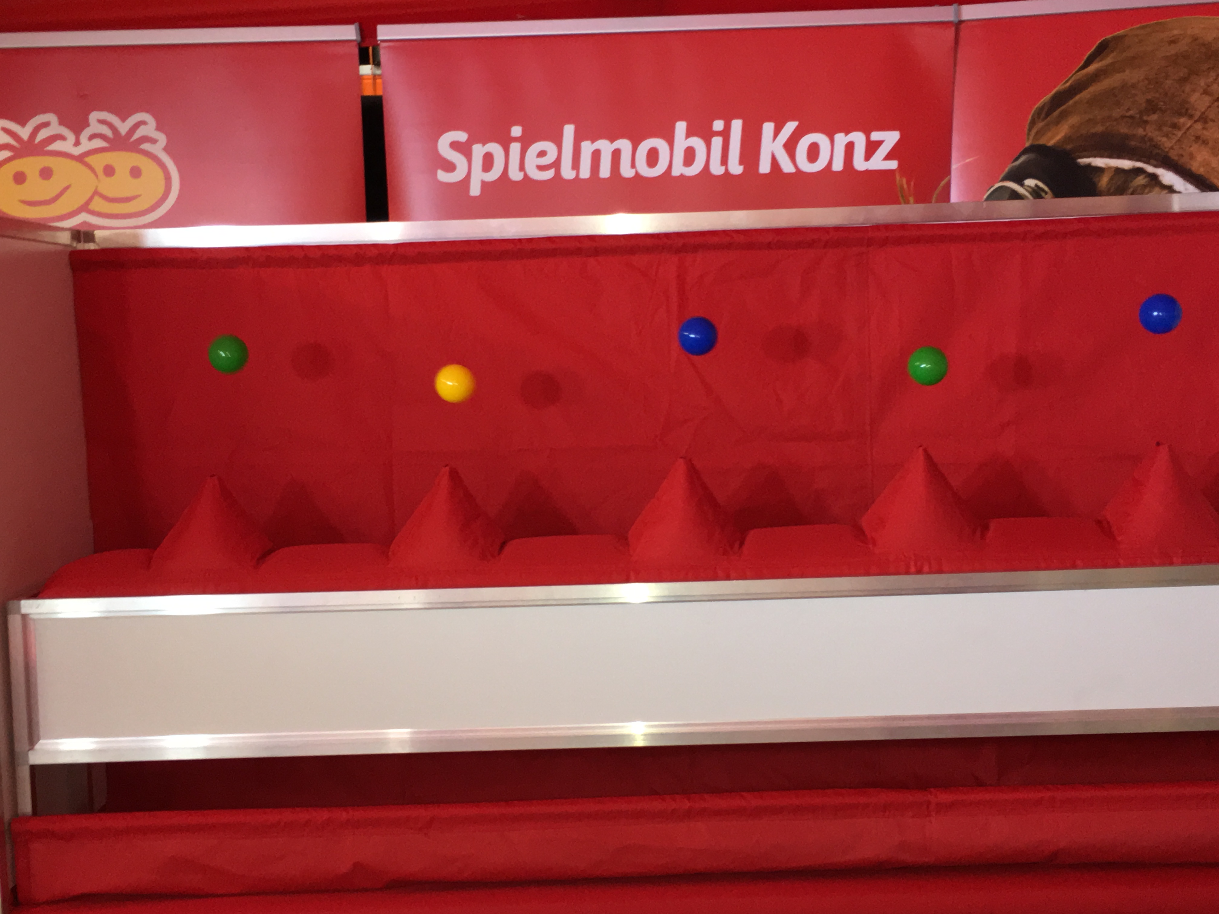 Spielstand “schwebende Bälle” – Spielmobil Konz